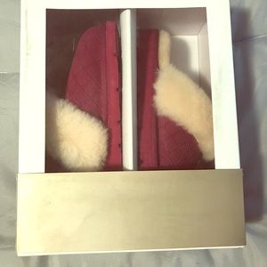 UGG Woman’s Cozy Double Diamond Slippers